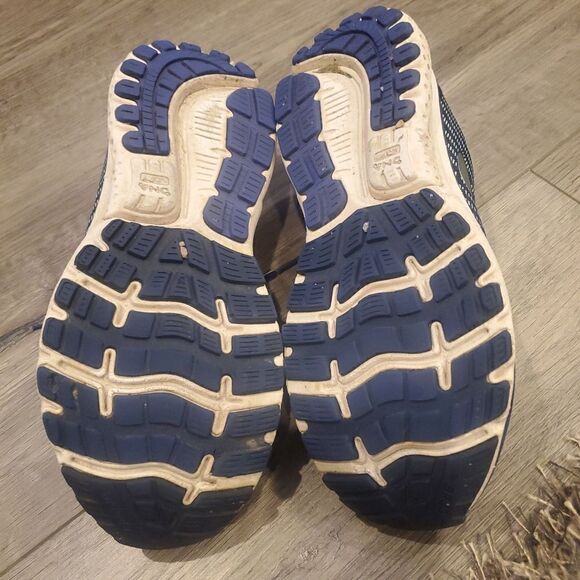 Womens Brooks Running Shoes Size 8 - Picture 4 of 4